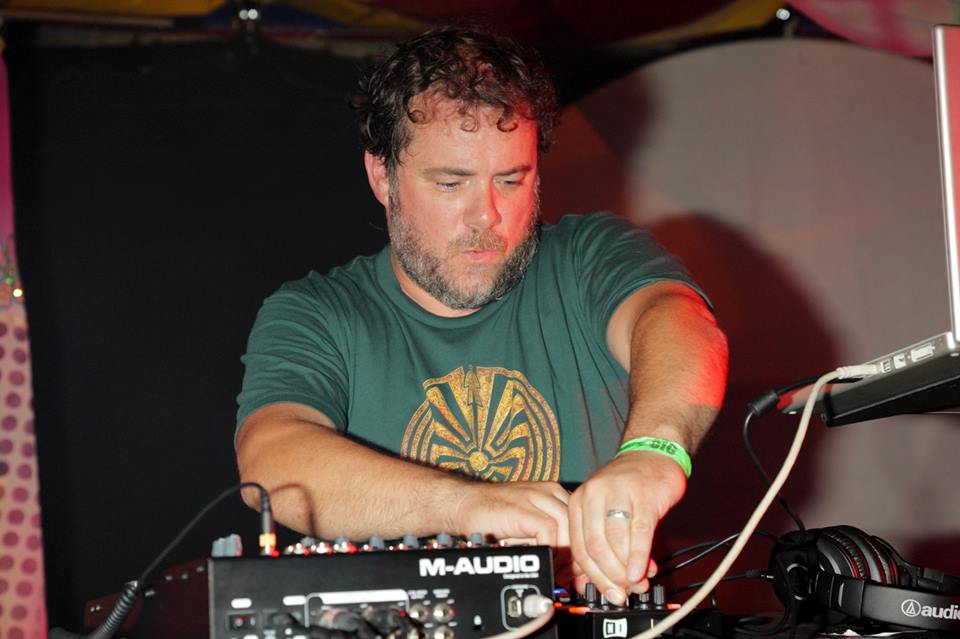 Whirly Fayre Temple Hedz 02